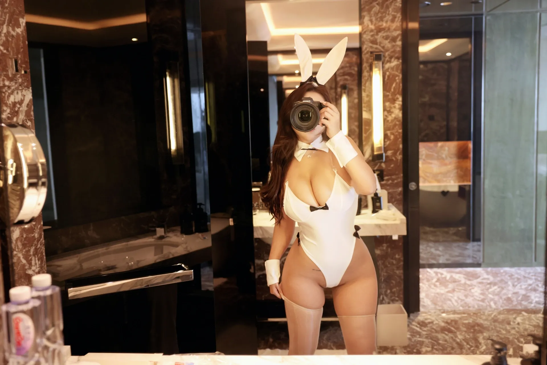 洁己u – 肉感兔女郎【13P】